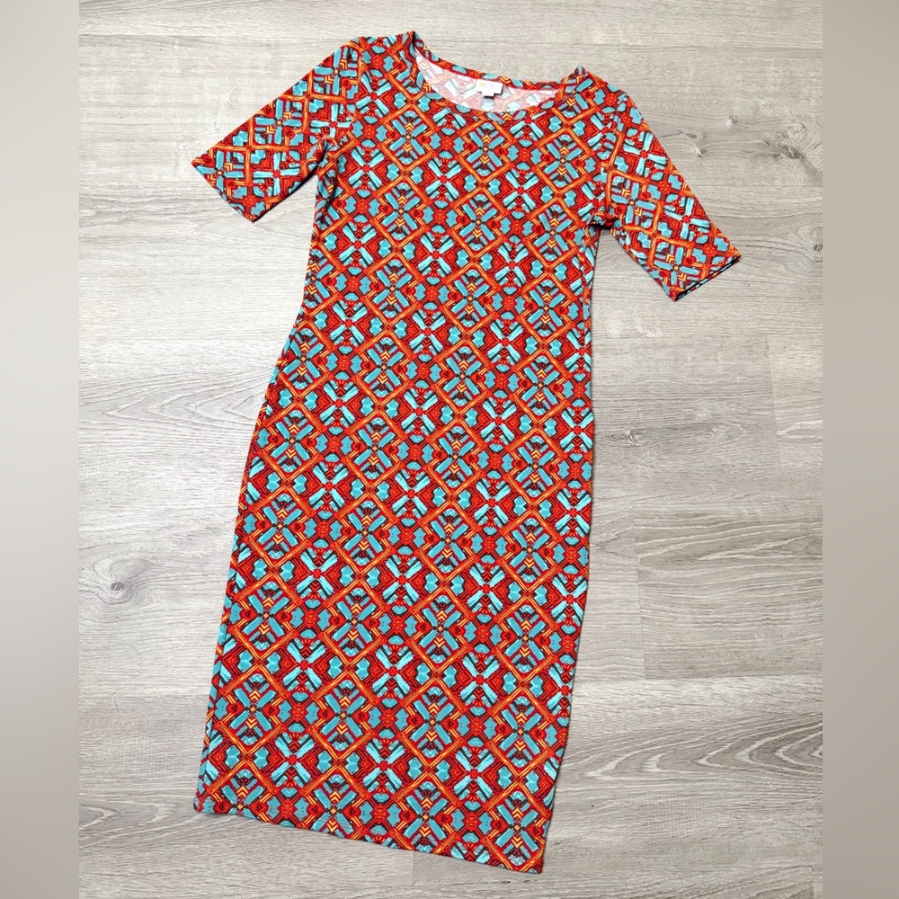 •LULAROE• GEOMETRIC PATTERN BODYCON DRESS